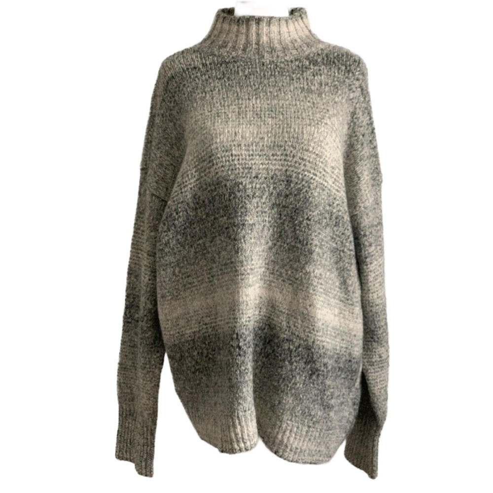 CHAPS Women's Chunky Gray and Cream Sweater